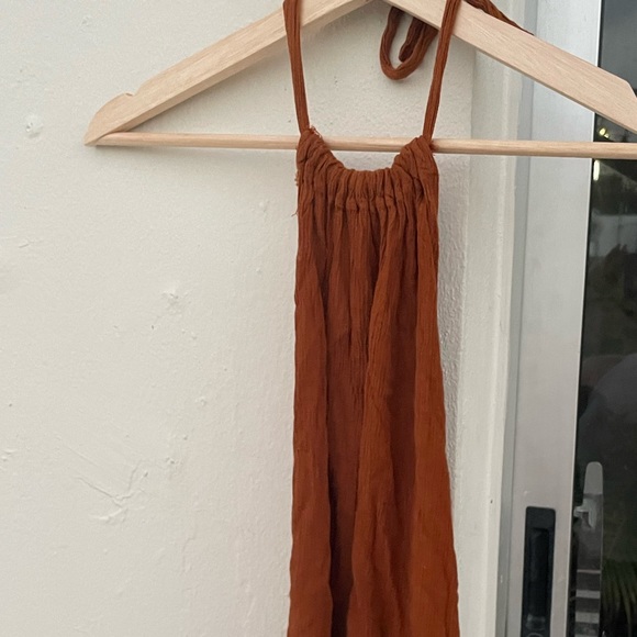 Halter top - Picture 1 of 3